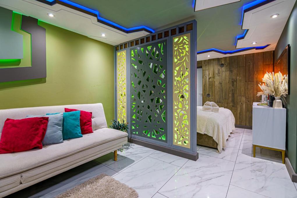 Central London Hub Luaran gambar